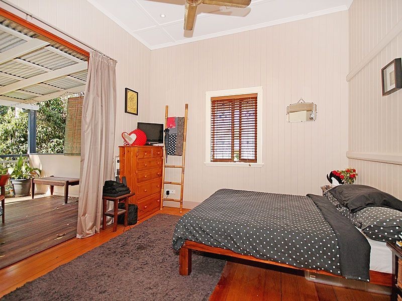 29 Fletcher Parade, Bardon QLD 4065