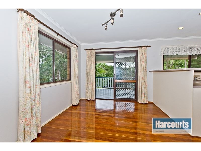 18 Barrabooka Drive, The Gap QLD 4061