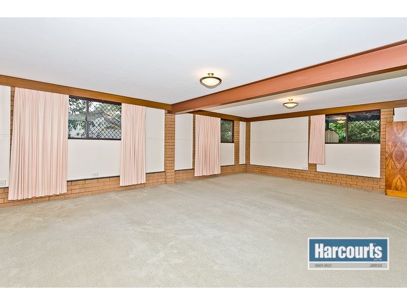 18 Barrabooka Drive, The Gap QLD 4061