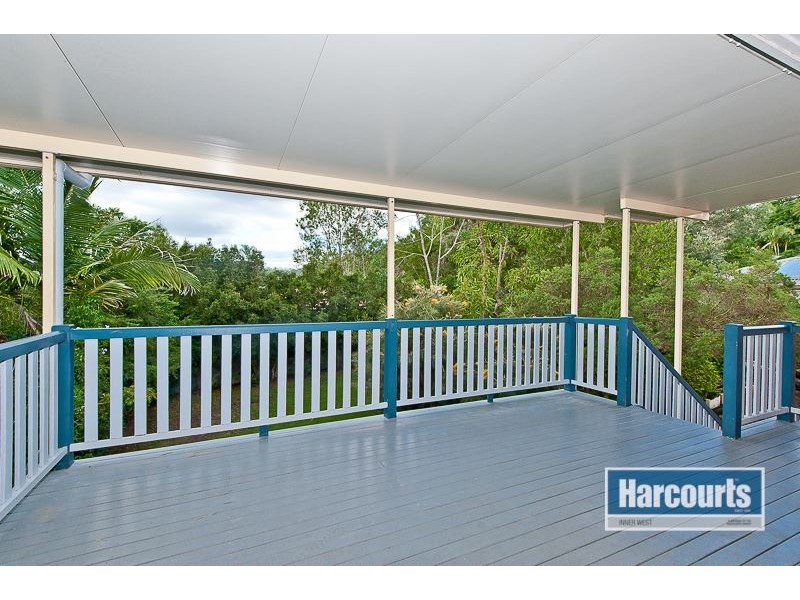 18 Barrabooka Drive, The Gap QLD 4061