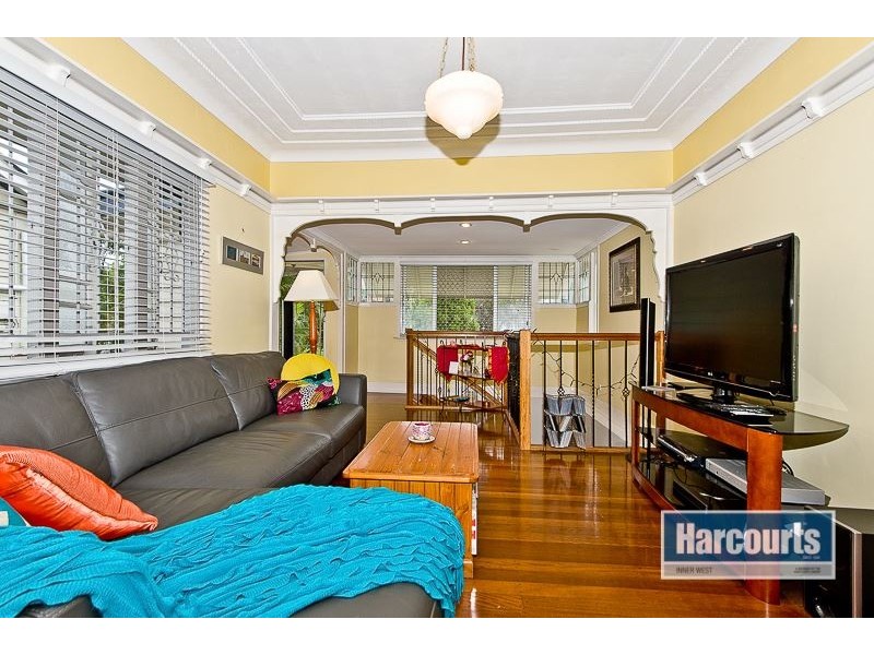 31 Glenfern Avenue, Kedron QLD 4031