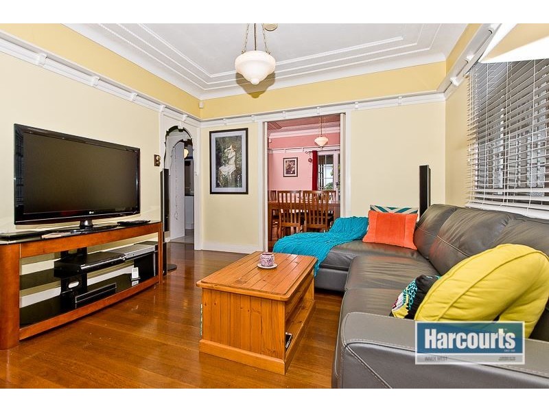 31 Glenfern Avenue, Kedron QLD 4031