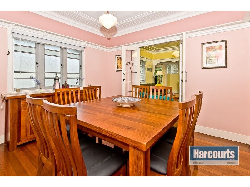 31 Glenfern Avenue, Kedron QLD 4031