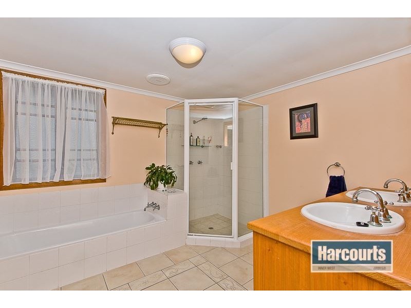 31 Glenfern Avenue, Kedron QLD 4031