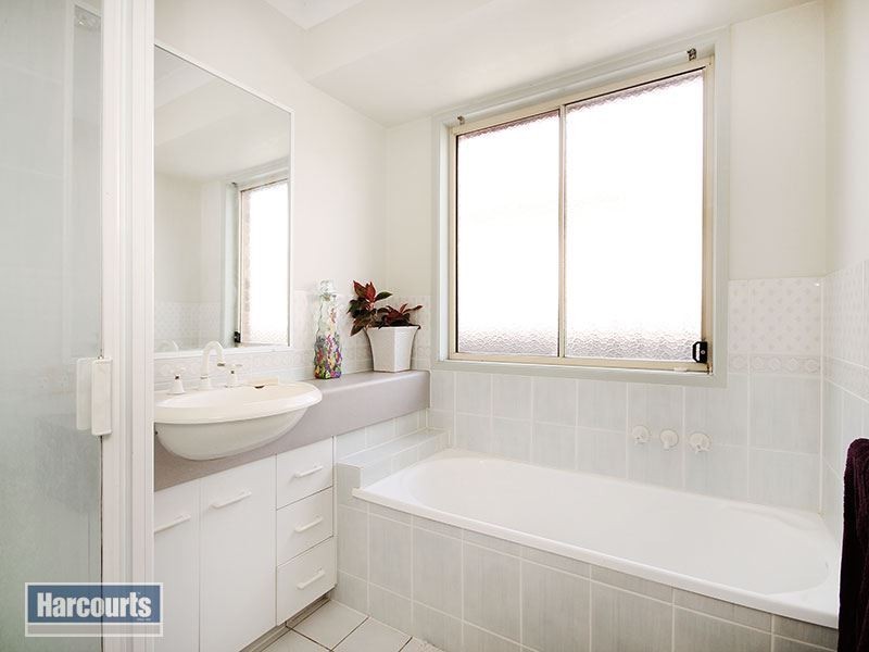 11 Kays Road, The Gap QLD 4061