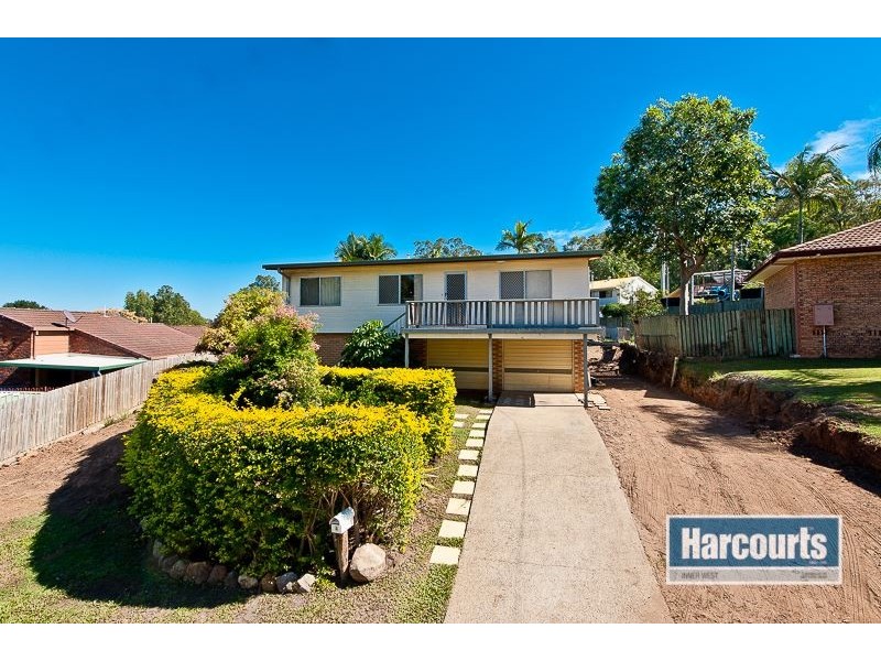 4 Surveyor Street, Seventeen Mile Rocks QLD 4073