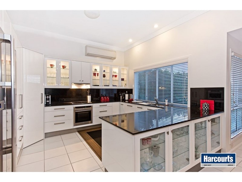 10 Jillinda Place, The Gap QLD 4061