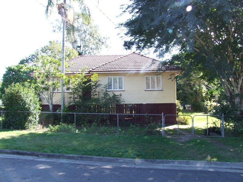 249 Fletcher Pde, Bardon QLD 4065