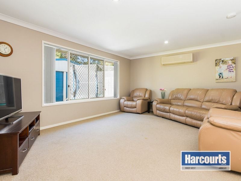 52 Kirralee Crescent, Upper Kedron QLD 4055