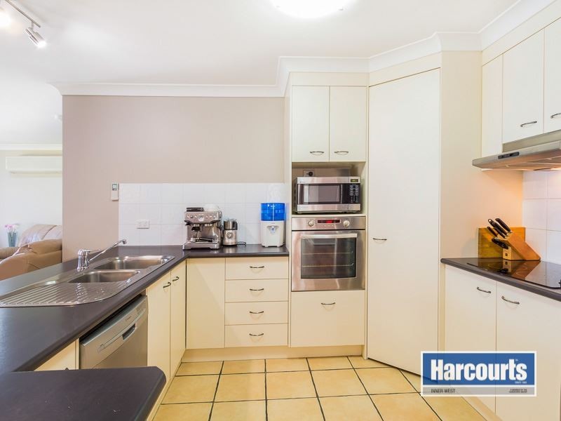 52 Kirralee Crescent, Upper Kedron QLD 4055