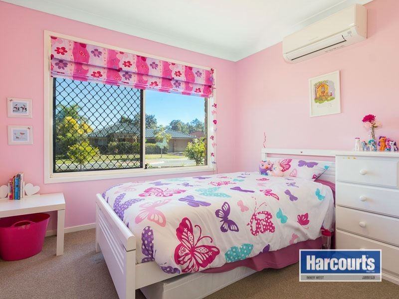 52 Kirralee Crescent, Upper Kedron QLD 4055