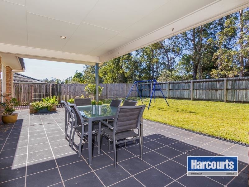 52 Kirralee Crescent, Upper Kedron QLD 4055