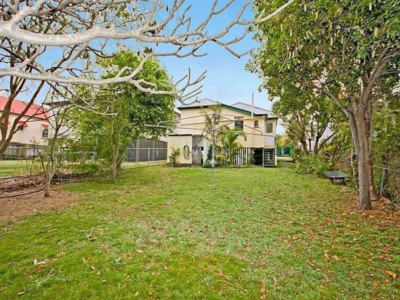 12 Holmesbrook Street, Ashgrove QLD 4060
