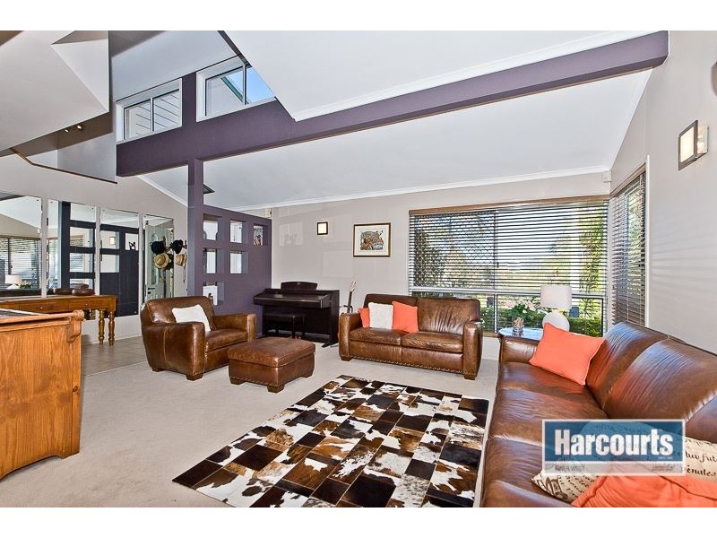 8 Gregsue Court, The Gap QLD 4061