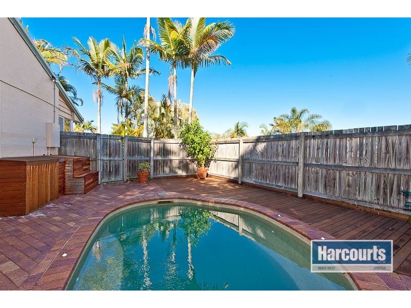 8 Gregsue Court, The Gap QLD 4061