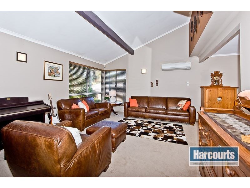 8 Gregsue Court, The Gap QLD 4061