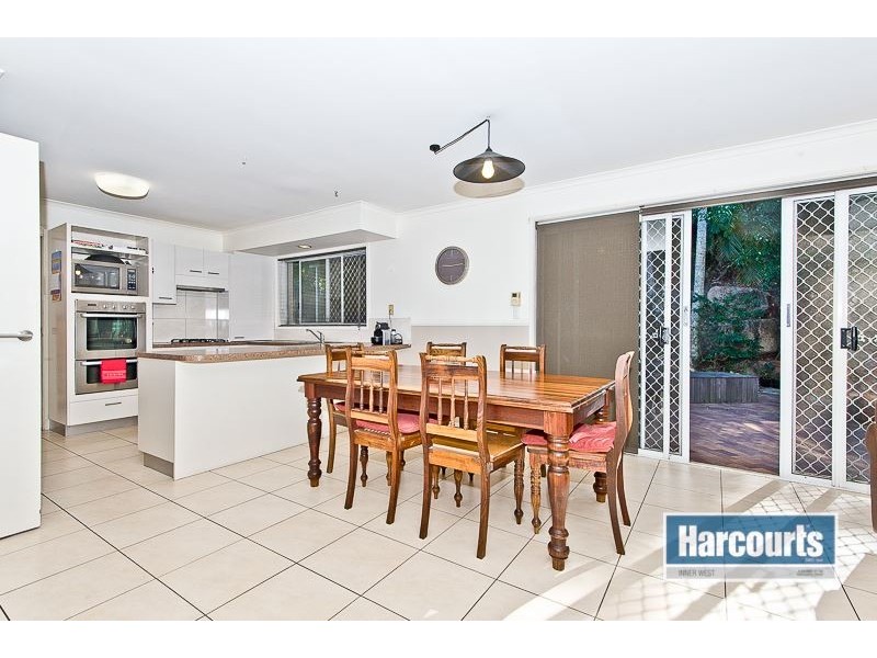 8 Gregsue Court, The Gap QLD 4061