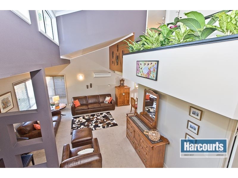 8 Gregsue Court, The Gap QLD 4061