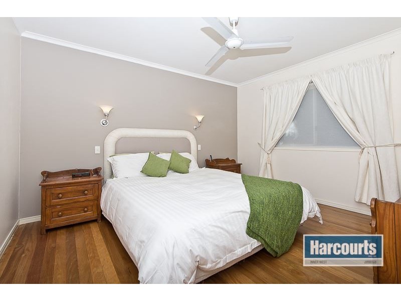 8 Gregsue Court, The Gap QLD 4061