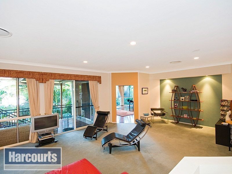 117 Tristania Road, Chapel Hill QLD 4069