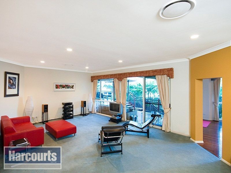 117 Tristania Road, Chapel Hill QLD 4069