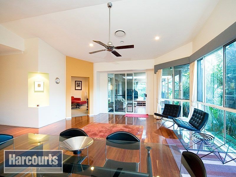 117 Tristania Road, Chapel Hill QLD 4069