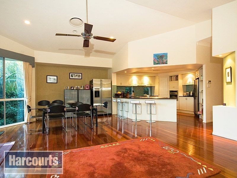 117 Tristania Road, Chapel Hill QLD 4069