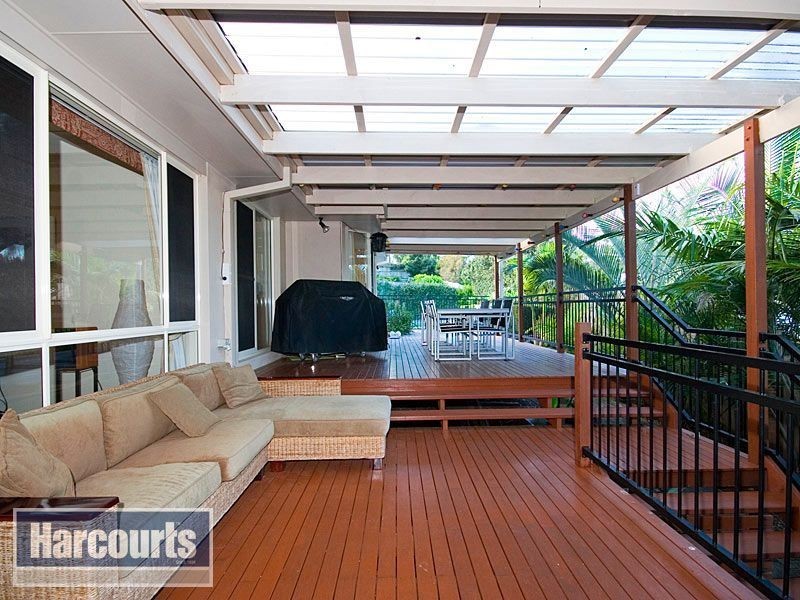 117 Tristania Road, Chapel Hill QLD 4069