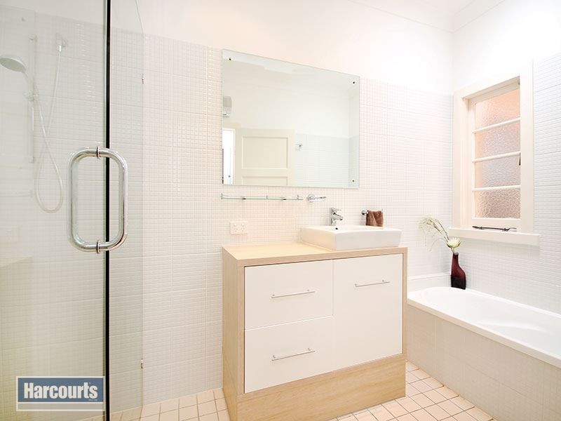 18 Campion Avenue, Bardon QLD 4065