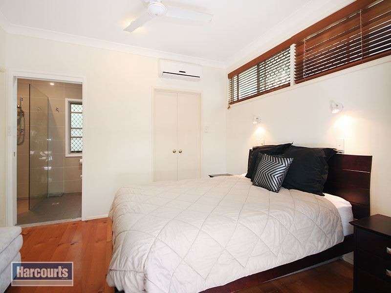 18 Campion Avenue, Bardon QLD 4065