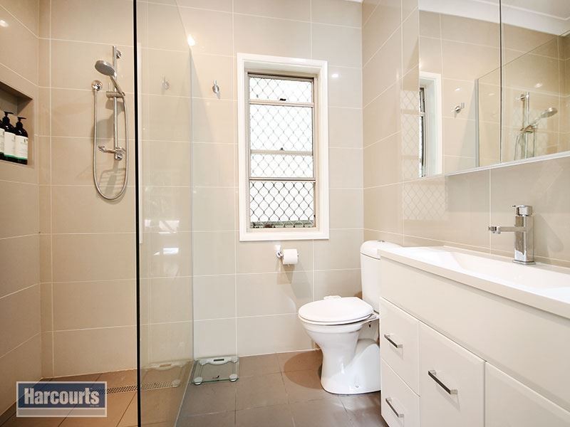 18 Campion Avenue, Bardon QLD 4065