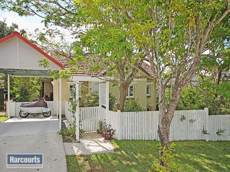 18 Campion Avenue, Bardon QLD 4065