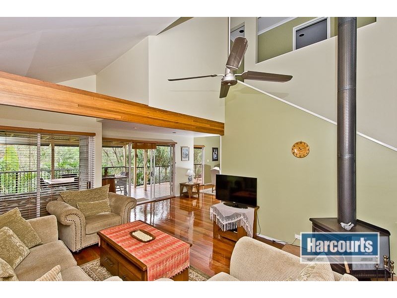 13 Wirlpana Avenue, Ferny Hills QLD 4055