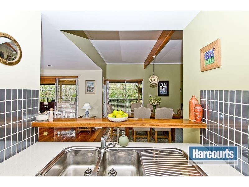 13 Wirlpana Avenue, Ferny Hills QLD 4055