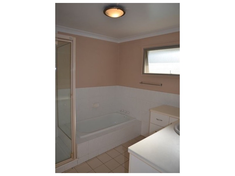 11 Malgoa Street, The Gap QLD 4061