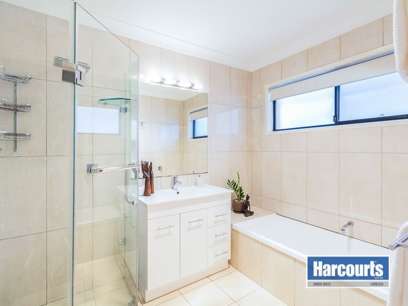 33 Kadina Street, The Gap QLD 4061