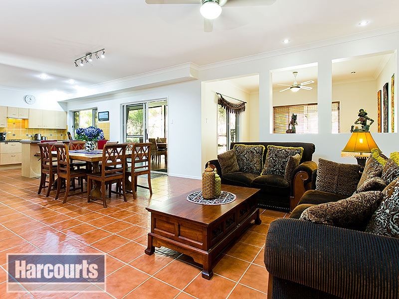 7 Fiddle Court, Arlington Estate, Arana Hills QLD 4054