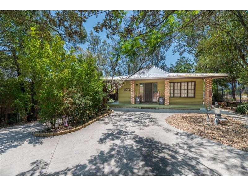 25 Glen Road, The Gap QLD 4061