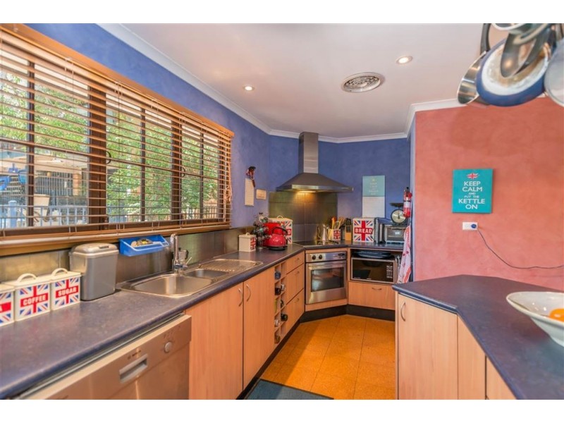 25 Glen Road, The Gap QLD 4061