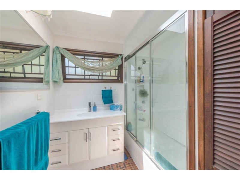 25 Glen Road, The Gap QLD 4061