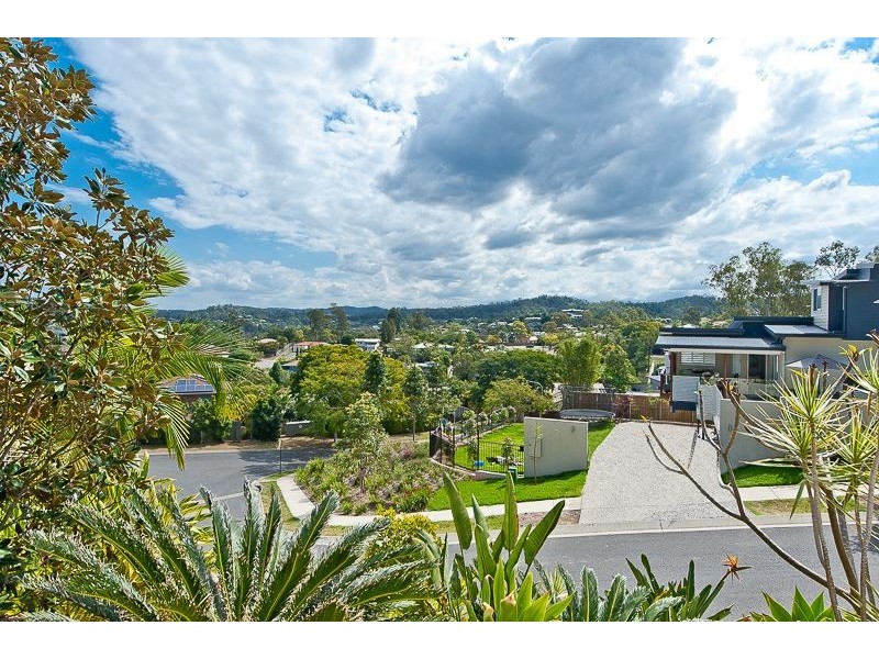 3 Stonehawke Place, The Gap QLD 4061