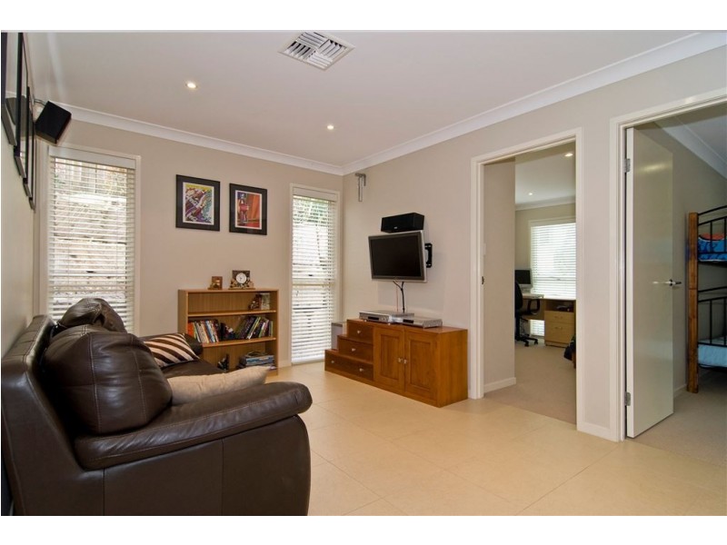 3 Stonehawke Place, The Gap QLD 4061