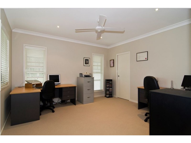 3 Stonehawke Place, The Gap QLD 4061