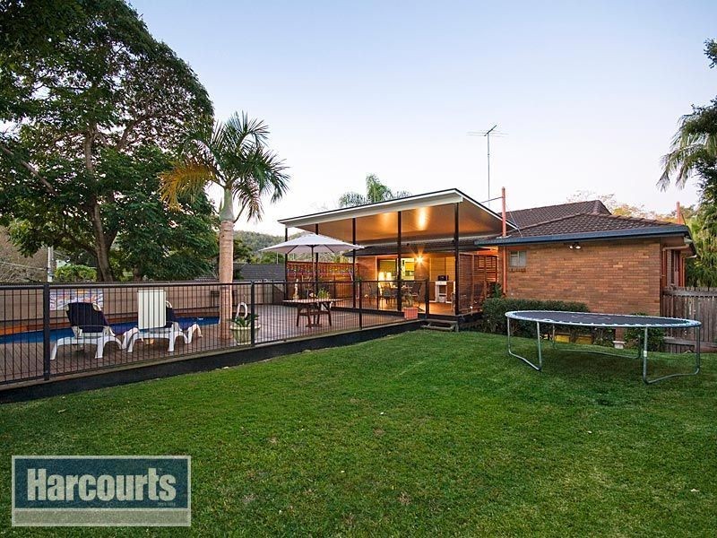 9 Bernarra Street, The Gap QLD 4061