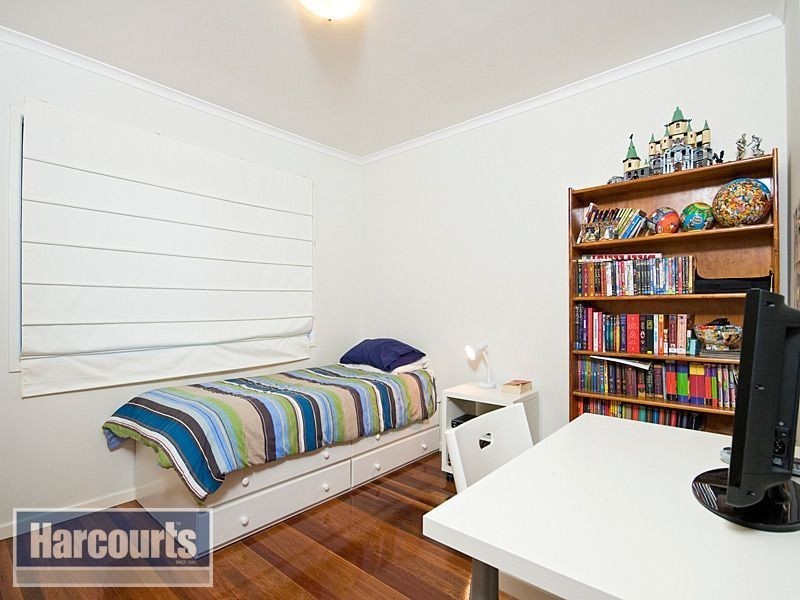 9 Bernarra Street, The Gap QLD 4061