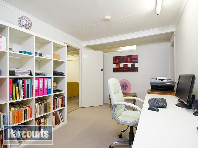 9 Bernarra Street, The Gap QLD 4061