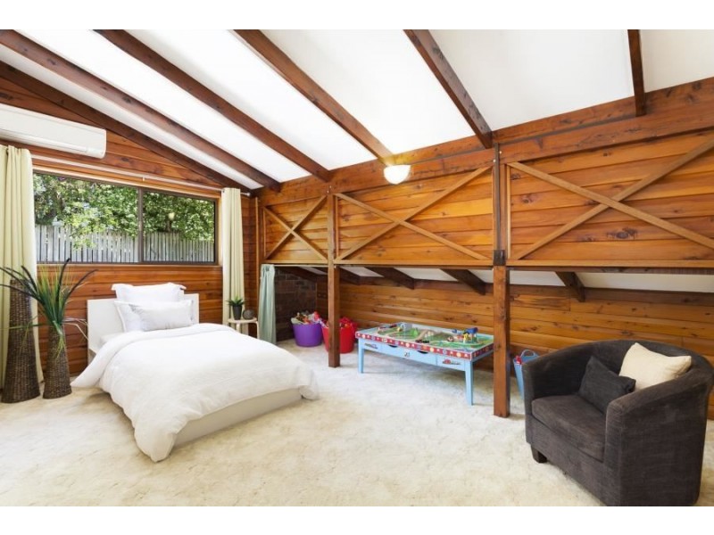 18 Petmar Street, The Gap QLD 4061