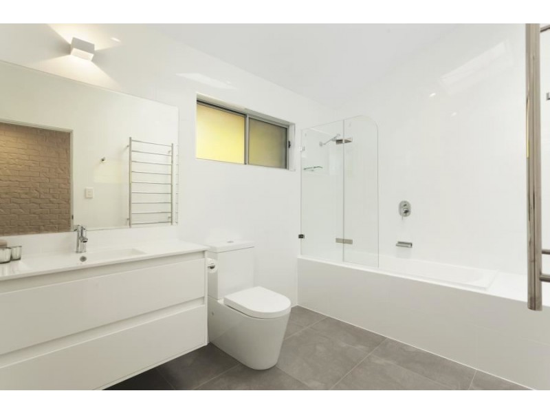 18 Petmar Street, The Gap QLD 4061