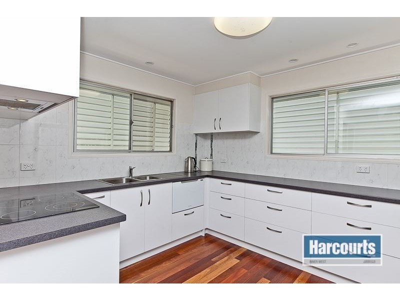 8 Woorama Road, The Gap QLD 4061