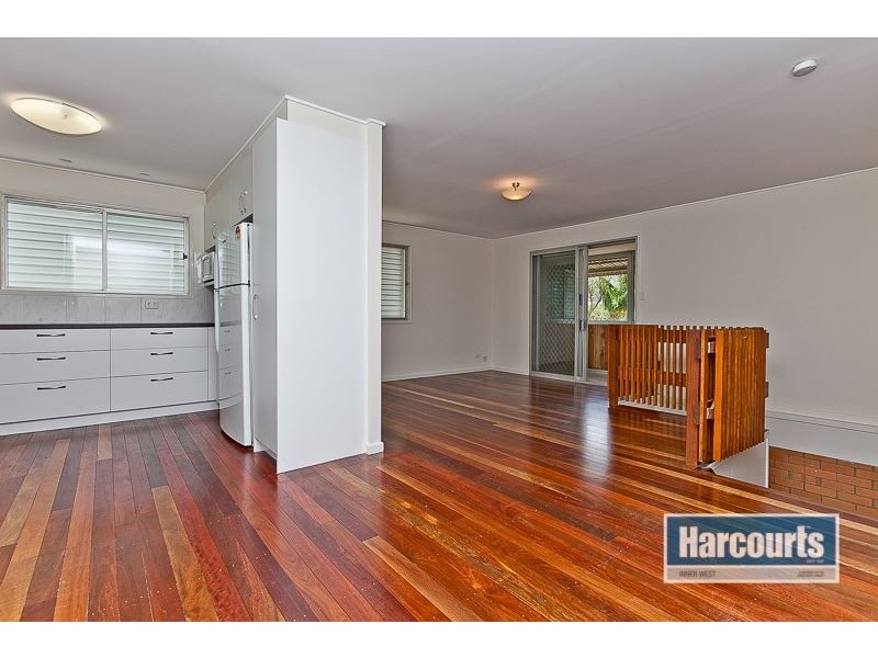 8 Woorama Road, The Gap QLD 4061